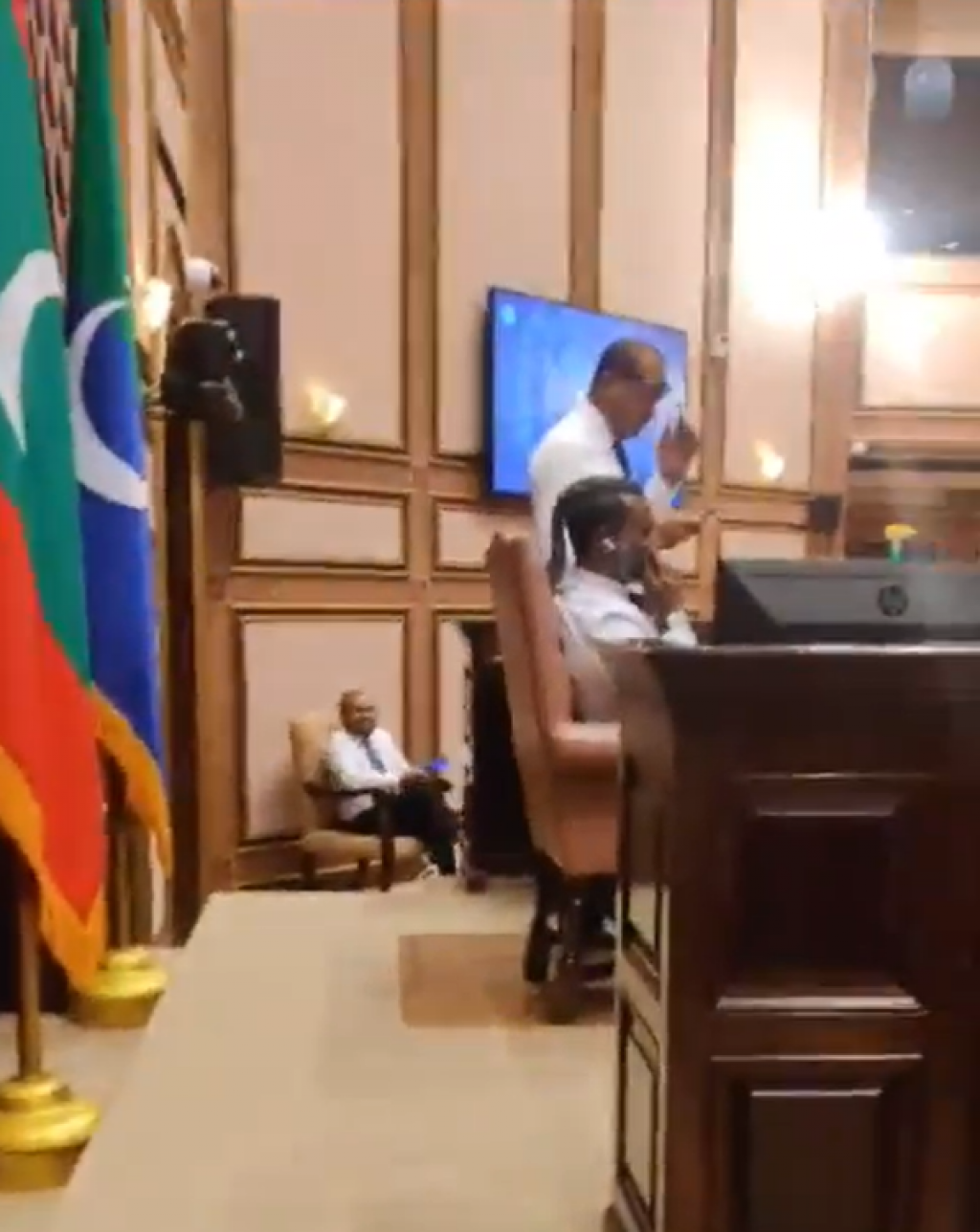Sarukaaru member in ihuthijaaju kuraathee ruhun dhinumuge jalsa nufeshifai!