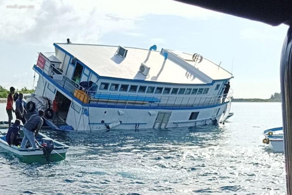 Dhanbidhoo ah dhathuru kuramun dhiya boat eh nerakah araifi