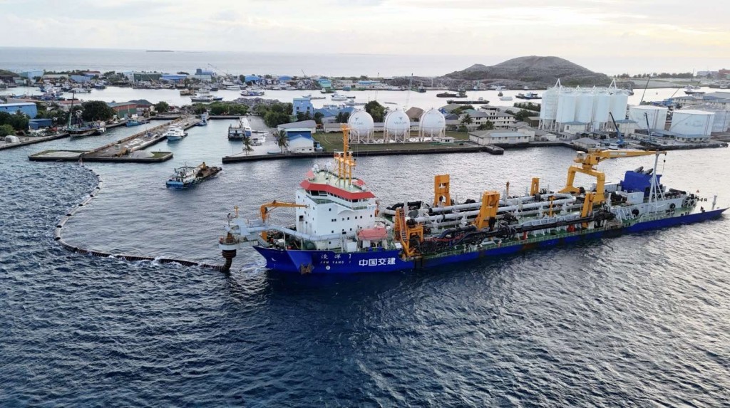 Thilafushi bin hikkumuge dhevana fiyavaheege dhashun ''Area E'' hikkan fashaifi