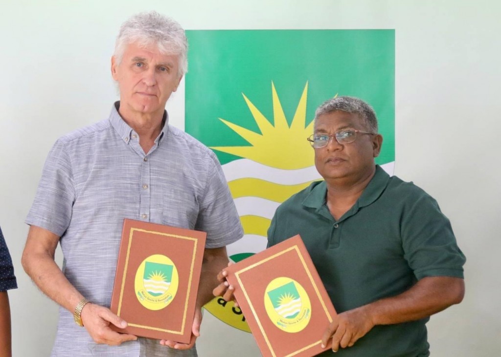 Indonesia aai Myanmar ge gaumee team ah coach kan kohdhin Ivan Maziya aa havaaluvejje