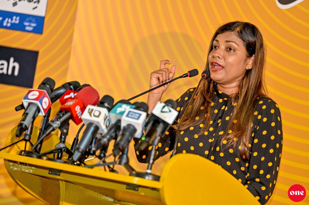 Rozainagerahddhu Nasheed ah: Raees Solih dhathurufathurun raahjje gulhaalee ehvves falhurasheh vihkkai nulahvvai