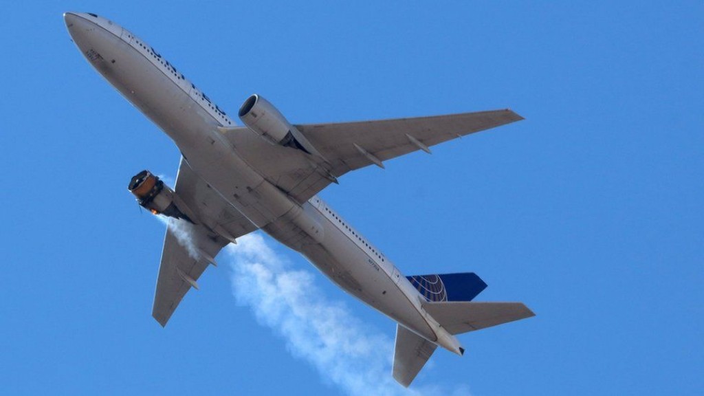 United Airlines ge flight eh Engine fail vegen emergency koh jahssaifi