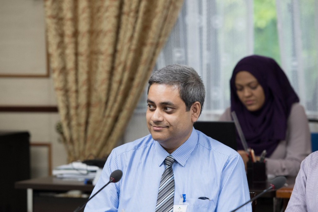 Hukumthah baathilkuree gaazeege ''gamaarukamun'' kamah majileehuge raees vidhaalhuvumakee balaiganeveyne kameh noon : Maumoon Hameed
