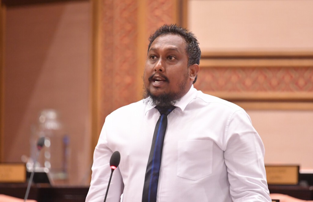 Ukraine aai India gai thibi dhivehi dharivarunge rakkaatherikamah govaalai hushahelhi kulli massala beyru kollaifi