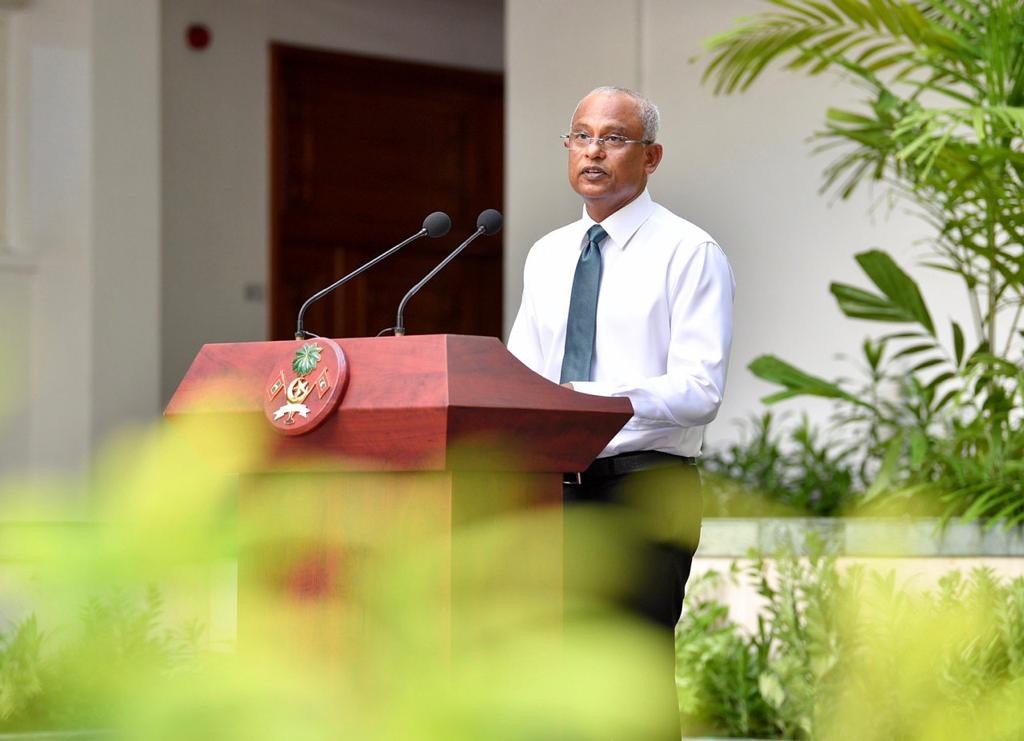 Maadhamaa in feshigen Sarukaaruge Office thah hulhuvai, Cafe' adhi Restaurant thah hulhuvumuge hudha dheyn ninmaifi