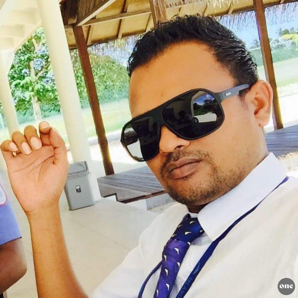 Vahkamuge thuhumathuvaa Kooddoo Airport ge Maldivian manager mas'ooliyyathu thakun dhuru koffi
