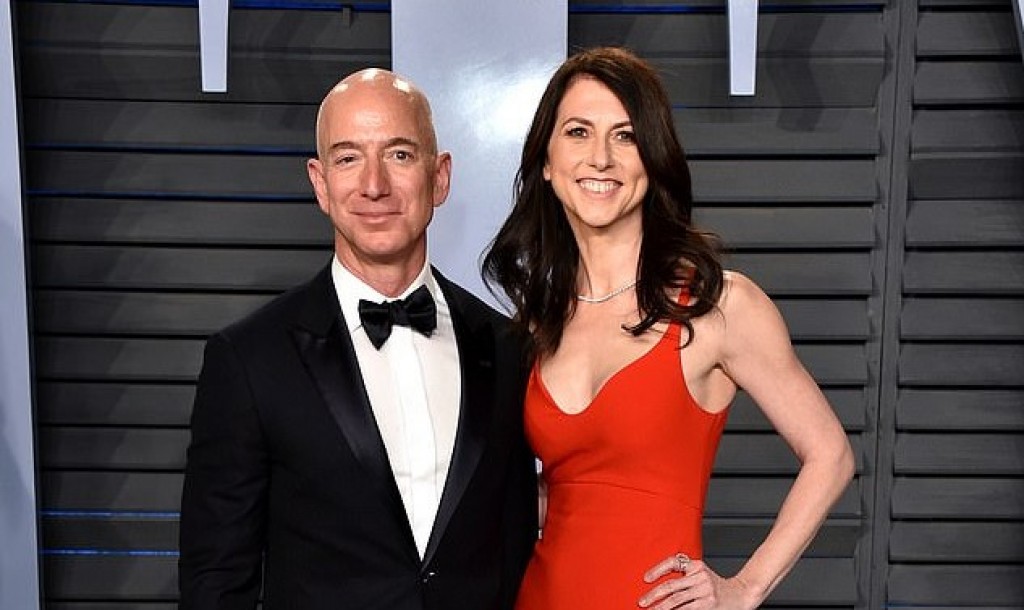 MacKenzie to become world's richest woman due to lack of a prenup
