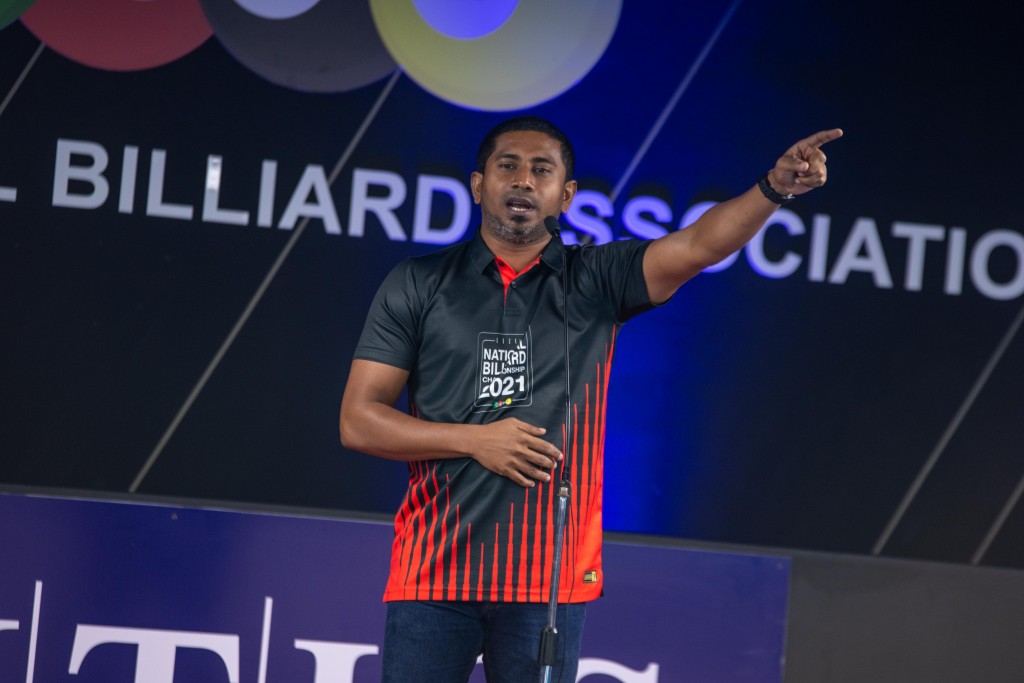 Zuvaanunge award ah nan hushahelhumah hulhuvaalaifi, kulhivarun aadhayaa hilaafu hunareh dhakkaafaivaa meehunah haassa award eh