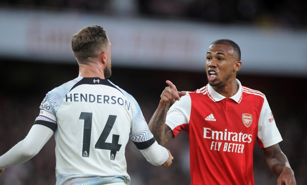 Liverpool aai Arsenal kulhunu match ge kanthah FA in balanee, Henderson hoonu fenugai