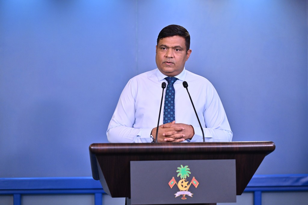 Vazeeefaa nulibi 200 ahvurei gina pilotun ebathibi: Ameen