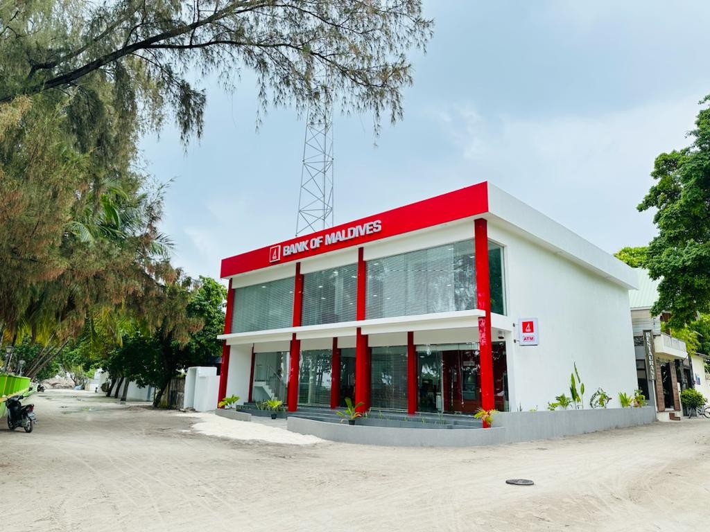 BML Rasdhoo branch ge aa imaaraai hulhuvai ATM ge hidhumaii fashaifi