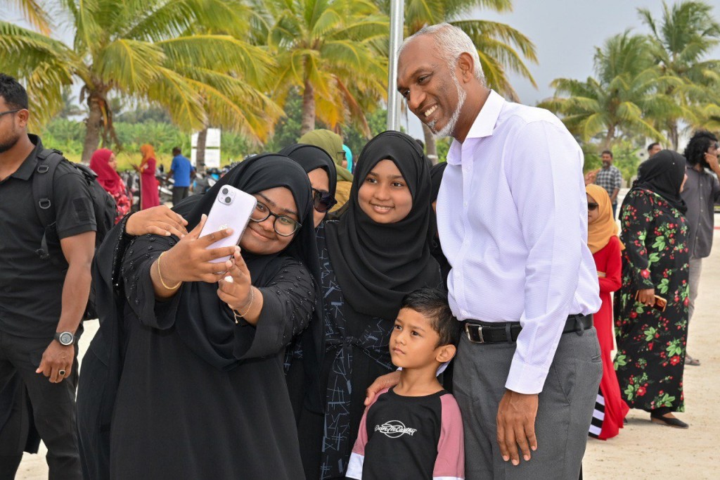 Male' sarahadhugai hingaa gedhoruverikamuge mashroou thakun hurihaa rayyithunah furusathu libeyne: Raees