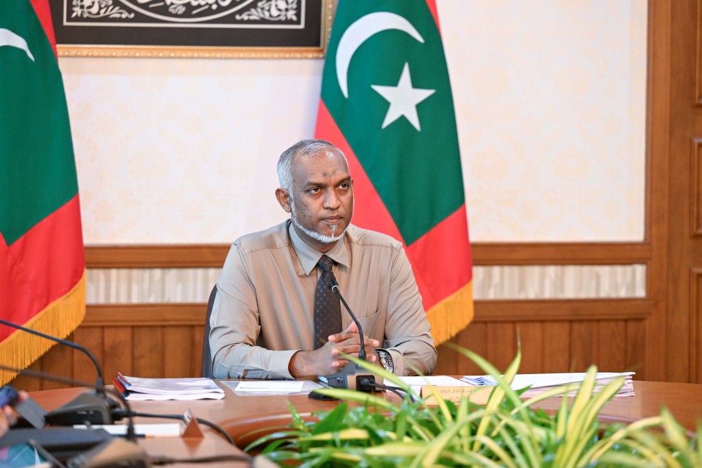 Baeh vazeerun vaki kuree faruvaa kuda vegeneh noon: Raees