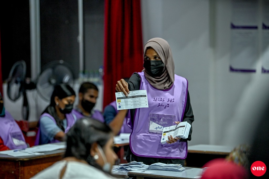 Vote karudhaas chaapu koh ninmai, maadhamaa atholhu thaka fonuvan fashanee