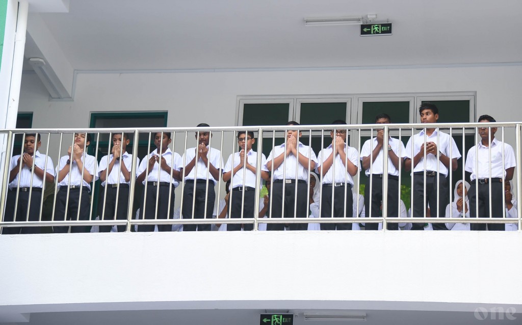 Covid ge sababun School inn vakivaa dharivarun ginavedhaane kamuge biru! ithuru ethah mahssala thakeh!