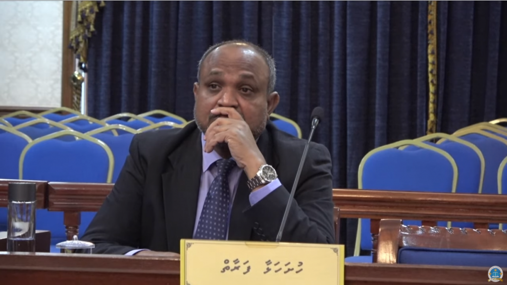 Siyaaseepartythakuge gaanoonuge maahddhaathakeh uvaalan hushahelhi mahssala belen nei kamah 10 aharu fahun hukumkohffi