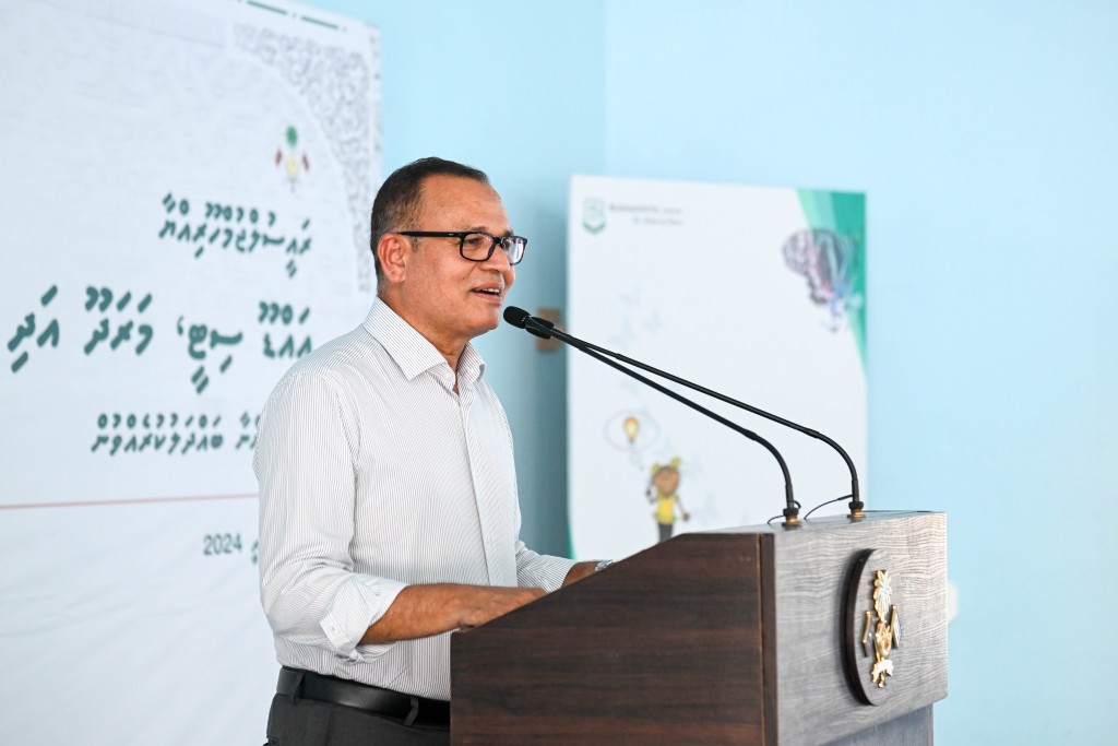 Majileehun kurimathi kuraa hurihaa hurakah Raees gendhavanee reki vadaigannavamun: Adam Shareef