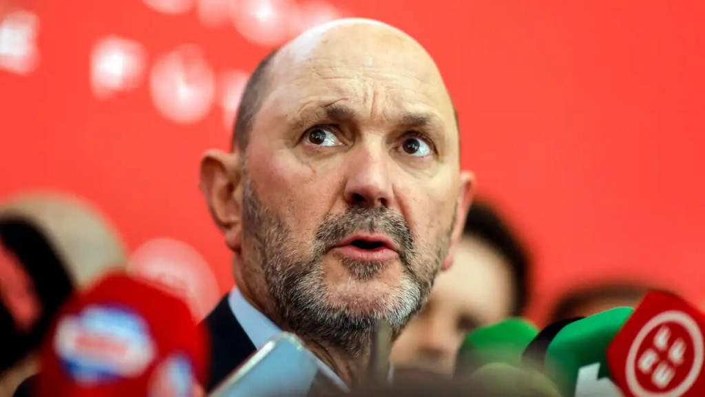Aharakahvure gina dhuvahahfahu Spain football ge aa Raees eh