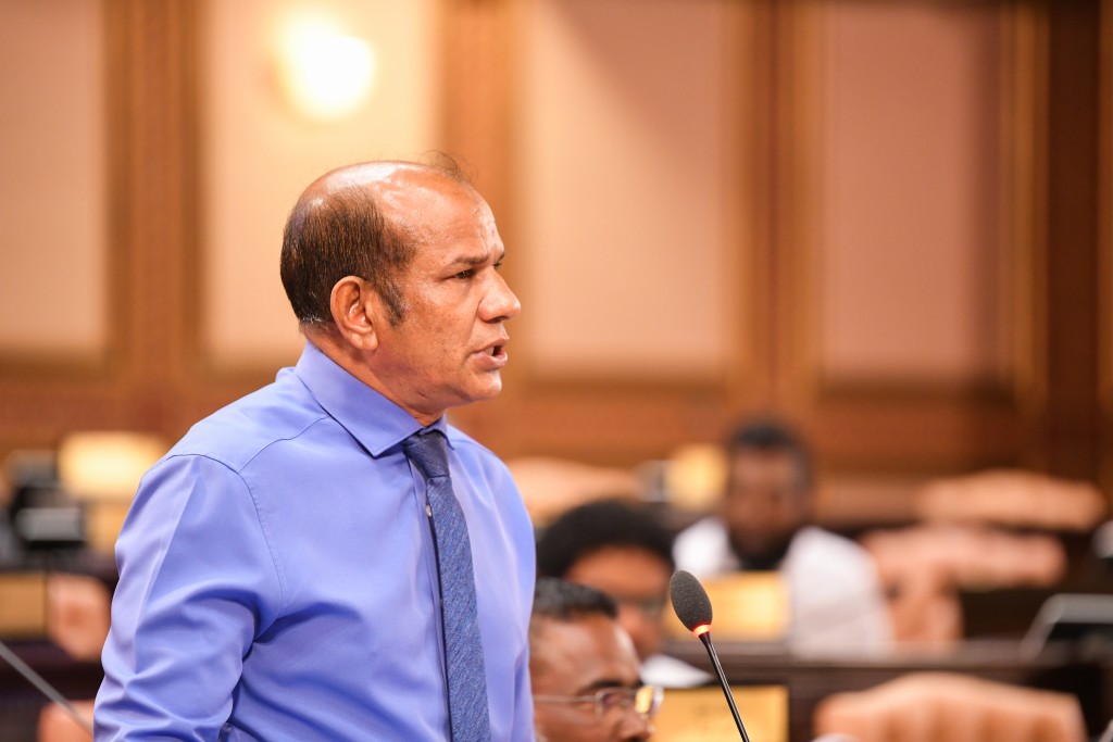 Raees aa maa gaai veema vazeerukamugai dhemithibeveyne kamah dhushumakee kuh hee eh: Latheef