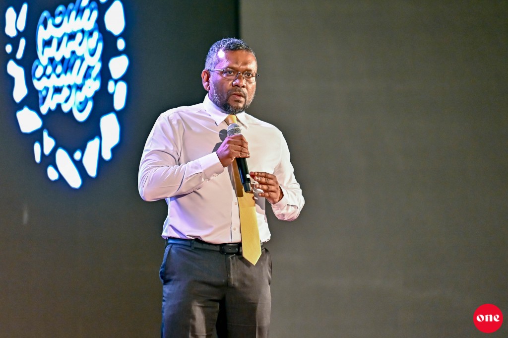 Midhiya 5 aharu jehunee ehen meehun heyvi hadi saafu kuran: Fayyaz