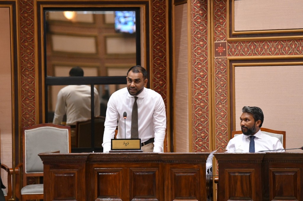 Hanimaadhoo airport nimeyirah e atoll gai 4000 endhu tharaggee kuran midhanee masakkaiy kuramun: Faisal
