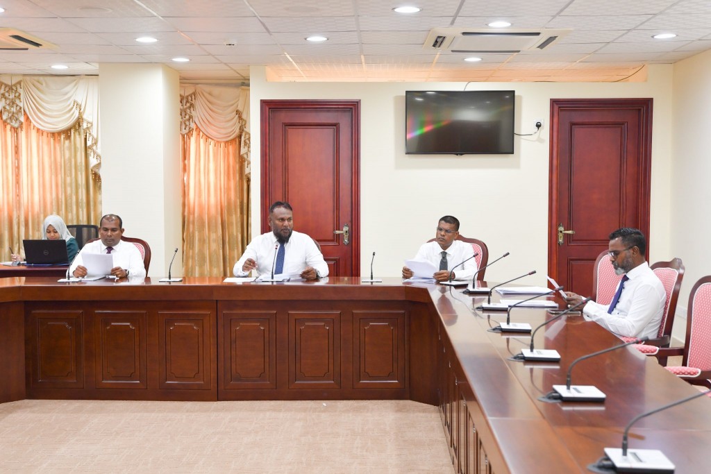 Flat thakuge mahsalaigai muvazzafun husha'helhi petition aa gulhigen MPL ge iss beyfulhun committee ah