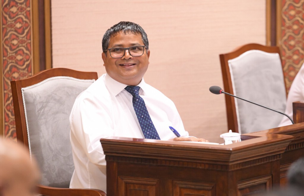 Masverikamuge moosun feshumuge kurin Kooddoo ah 800 ton ge mass ganeveygoiy hadhanee