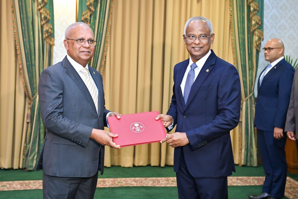 Singapore gai hunna Dhivehi Safeeru kamah Thasmeen ayyan kurahvaifi