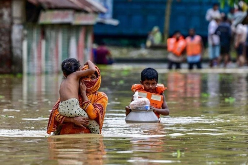 Bangladesh ah kuramundhaa vissaaraigai haalugai jehunu 300,000 meehun vaguthee hiyaathakah