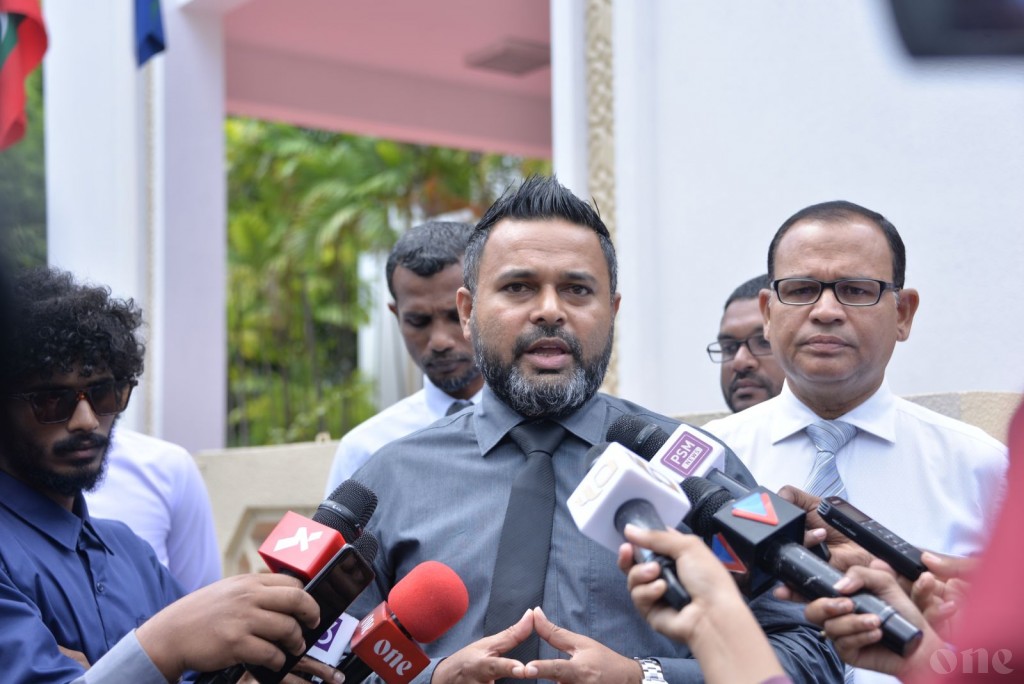 Idhikolhun beynunvaa varah sarukaaru zinmaadhaaru kurumuge masahkkatheh nukurevey: Shiyam