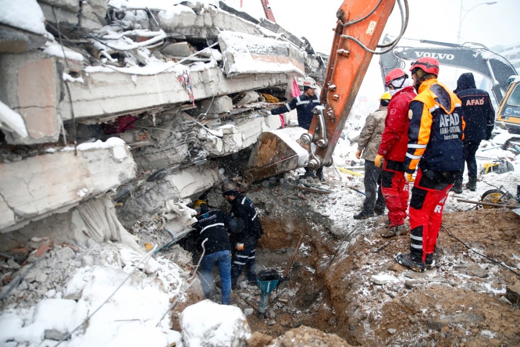 First UN aid convoy enters quake-hit Syria via new crossing