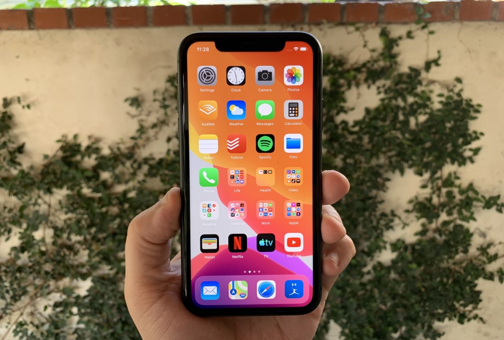 Spotify, other major iPhone apps crash after worldwide glitch