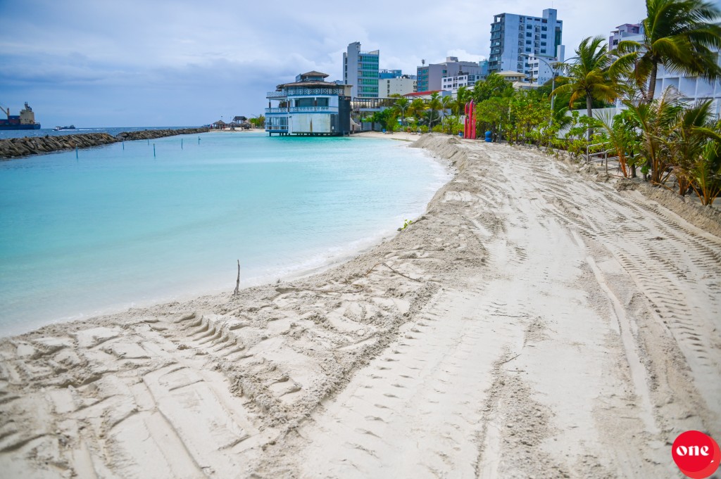 Artificial beach aai Rasfannu adhi usfasgandah veli alhanee