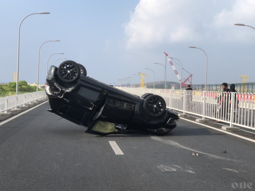 Overturned car found on Sinamale' Bridge highway - passengers missing