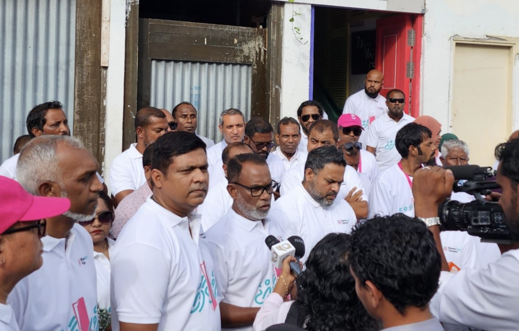 Democrats inn bunyas ''India out'' harakaaiy huttaalakah nujehey: Adhurey