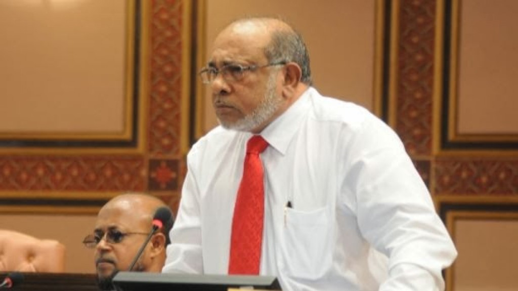 Majlis ge kureege member Gadhdhoo Zahir avahaara vejje