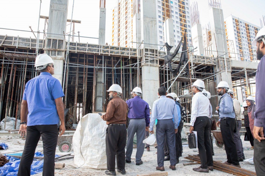 Raajjey ge eki kankolhu thakugai miskiy thah binaakurumuge 35 mashroou mi aharu kuriyah gendheveyne: Raees