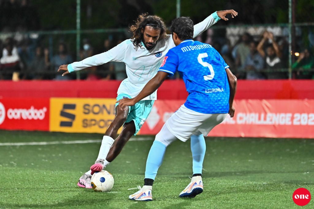 ވަން ފޮޓޯ: ގޯލްޑަން ފުޓްސަލް ޗެލެންޖް އަތޮޅު ބުރުގެ އެންމެ ފޯރިގަދަ ހިސާބަށް