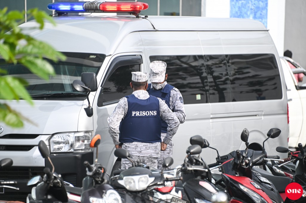 Jail ah drug ethere kuran ulhunu massalaigai hayyaru kuri officer ge bandhah 15 dhuvas jahaifi