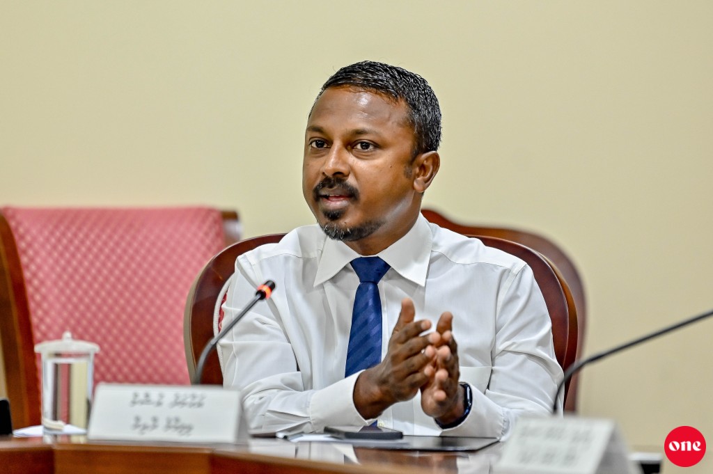 Vape manaa kurumaa gulhey islaahu thah mi hafthaa gai Majilis ah hushahalhanee