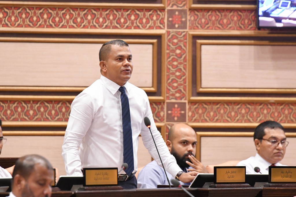Beyruge sifain thibumaai kan'duge sarahahdhah badhalu genaumah majlis ge ruhun hoadhan jehey goiy hadhanee
