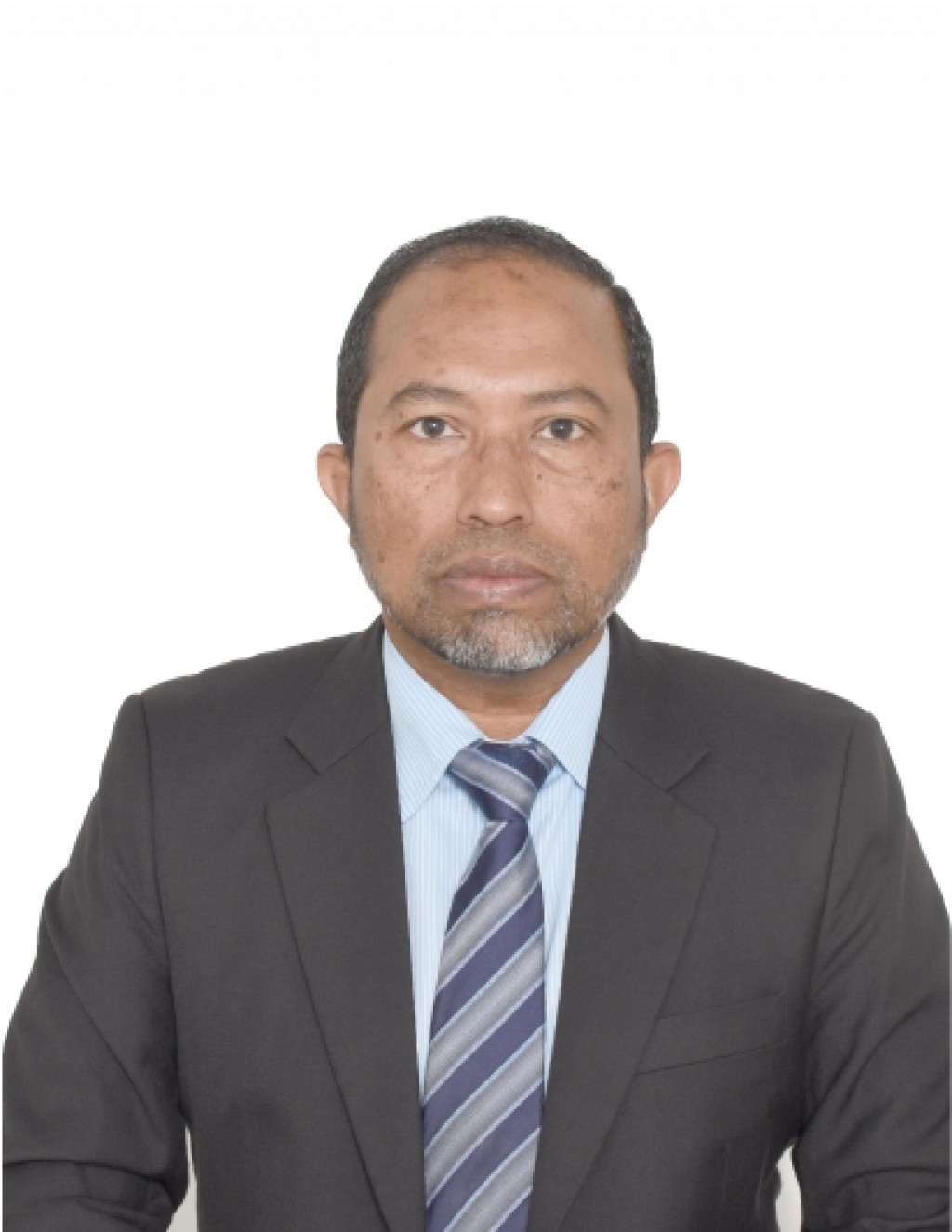 High Court ge fandiyaaru Shuiab magaamun retire kuravvanee
