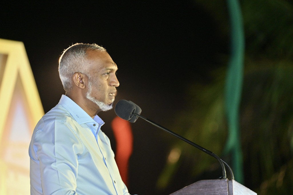 Qaanoonun beyrun mi sarukaarun ehves kameh nukuraane, kohfaehves noanaane: Raees