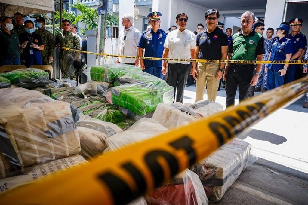Philippines in 1.8 Tonne ge masthuvaathakethi athulaiganefi