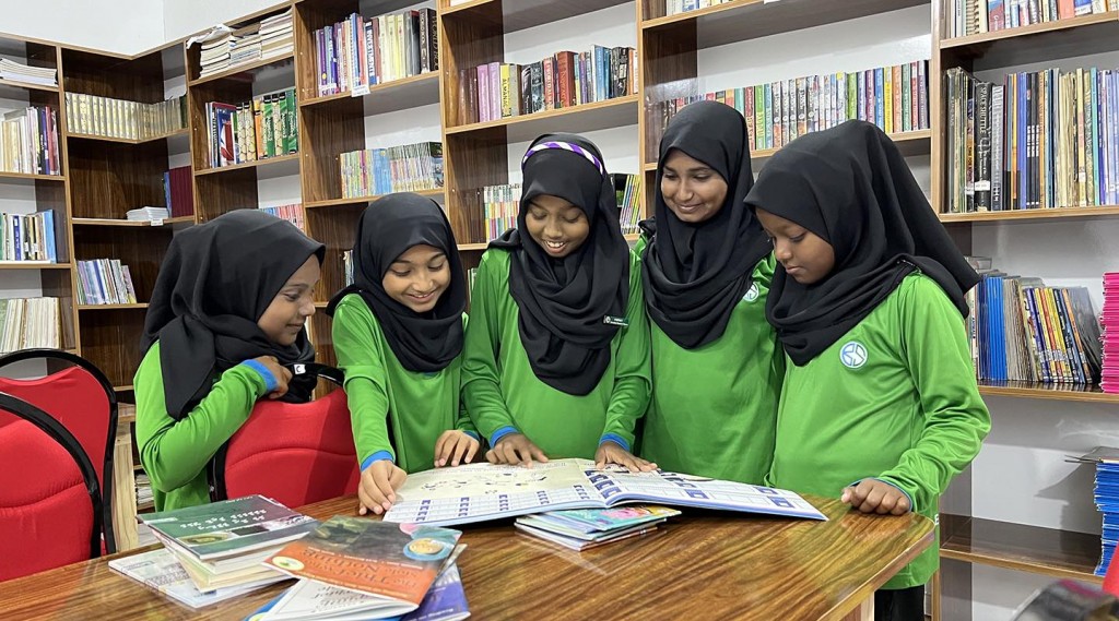 BML Community fund ge dhashun Bilehfahi school ge Library tharahgee koffi