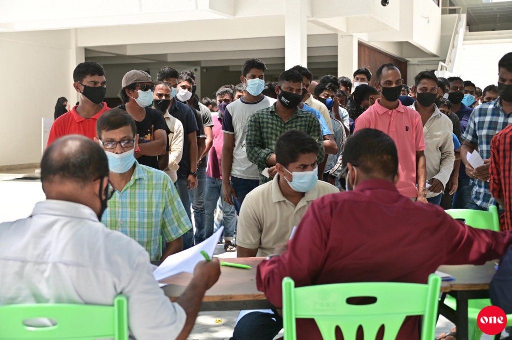 Miadhu 6,597 meehaku vaccine jehi, jumula adhadhu 212,711 ah