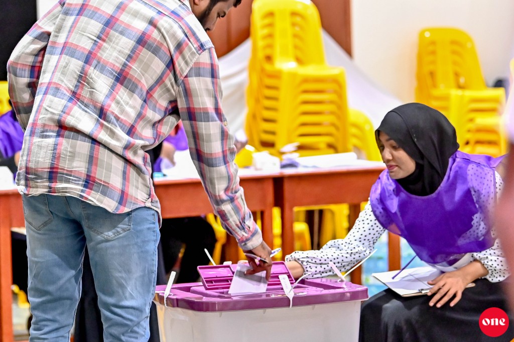 Dhevana burugai ithuru 408 zuvaanun ah vote leveyne!