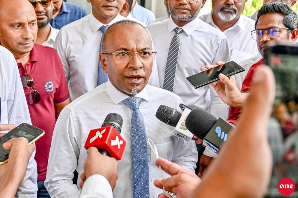 Muizzuge sarukaaru gai Democrats baiverivaane: Hassan Latheef
