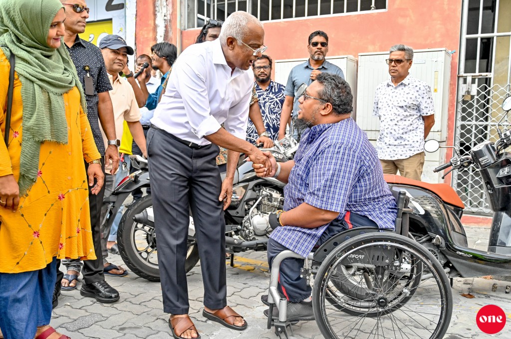 Rayyithunah hidhumaiy kurumugai sarukaaru kuriyah dhaakan rayyithunge hihthakah vannan fashaifi: Raees