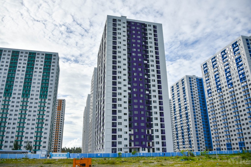 Handover of 7,000 housing units to selected applicants to be complete next month